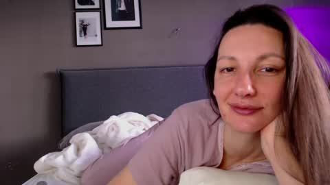 Snapshot of smalltittsbigsoul chatting on February 2025 06:28:01 AM Anna no bbbbybybbabebyy just Anna. And dont call me mom please. online show from February 2025 06:28:01 AM