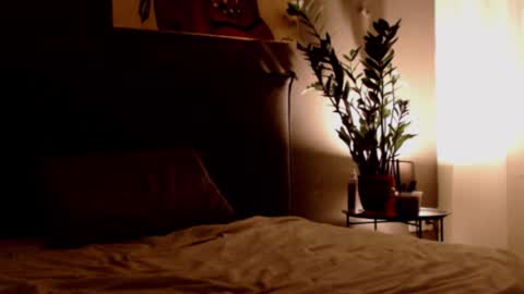 Snapshot of smalltittsbigsoul chatting on October 2025 06:29:01 PM Anna no bbbbybybbabebyy just Anna. And dont call me mom please. online show from October 2025 06:29:01 PM