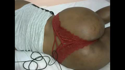 Snapshot of smart_lilly chatting on February 2025 07:09:01 PM smart_lilly online show from February 2025 07:09:01 PM