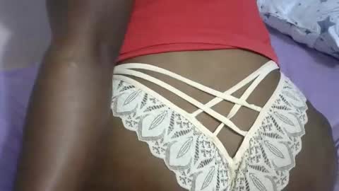 Snapshot of smart_lilly chatting on March 2025 06:33:02 PM smart_lilly online show from March 2025 06:33:02 PM