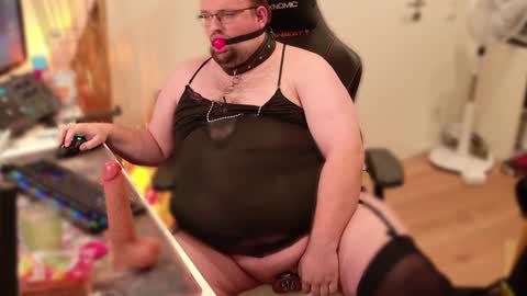 Snapshot of smbuddy42 chatting on February 2025 09:40:01 PM Sissybear online show from February 2025 09:40:01 PM