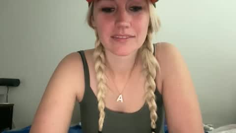 Snapshot of smexxii93 chatting on February 2026 06:46:01 PM smexxii93 online show from February 2026 06:46:01 PM