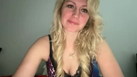 Snapshot of smexxii93 chatting on February 2026 03:05:02 PM smexxii93 online show from February 2026 03:05:02 PM