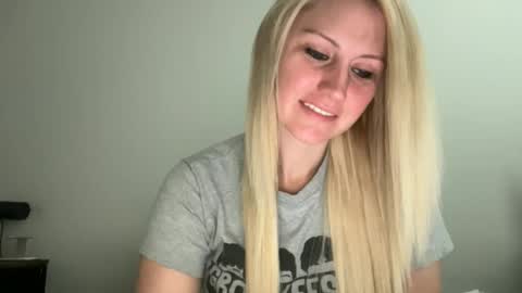 Snapshot of smexxii93 chatting on March 2026 04:03:02 PM smexxii93 online show from March 2026 04:03:02 PM