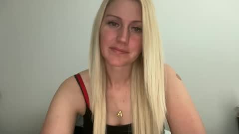 Snapshot of smexxii93 chatting on April 2026 03:57:01 PM smexxii93 online show from April 2026 03:57:01 PM