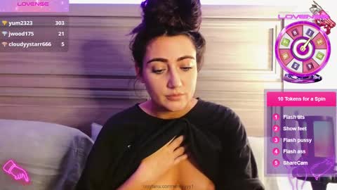 Snapshot of smexy_bun chatting on February 2025 11:53:02 PM Smexy online show from February 2025 11:53:02 PM