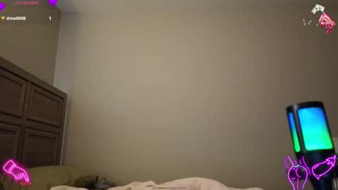 Snapshot of smexy_bun chatting on September 2025 09:51:01 PM Smexy online show from September 2025 09:51:01 PM