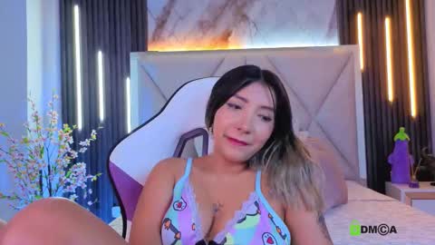 smile__1 online show from November 2025 12:48:01 PM