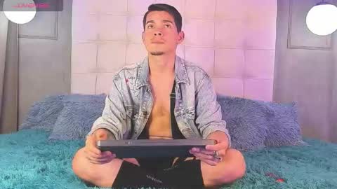 Snapshot of smile_kai_16 chatting on December 2025 12:49:02 AM KAI online show from December 2025 12:49:02 AM