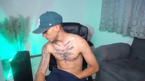 Snapshot of smileexander chatting on November 2025 06:55:01 AM smileexander online show from November 2025 06:55:01 AM