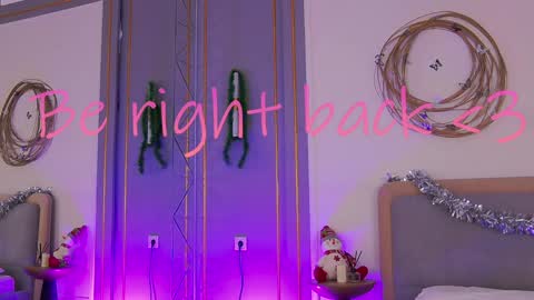 Snapshot of smiley_mia_ chatting on January 2025 08:18:02 AM Mia online show from January 2025 08:18:02 AM