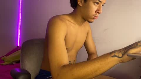 smith_kiki66 online show from May 2026 10:00:01 AM