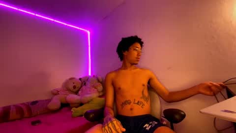 smith_kiki66 online show from June 2026 01:46:01 PM