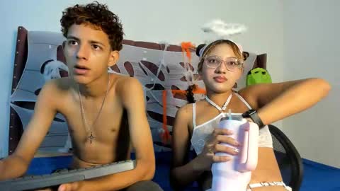 JONH SMITH AND ALIX SMITH online show from October 2025 01:23:01 PM