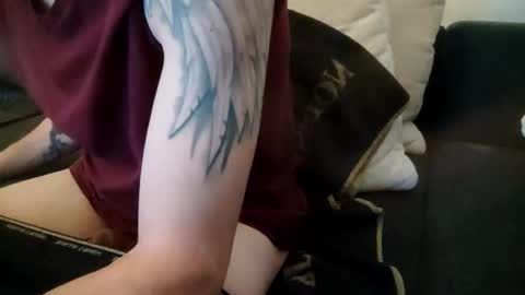 Snapshot of smokeandwatching chatting on March 2025 02:04:02 AM Smokeandwatching online show from March 2025 02:04:02 AM