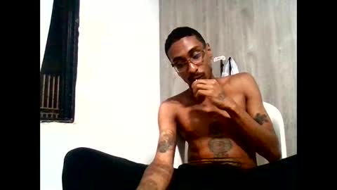 Snapshot of smokepurxxx chatting on April 2026 04:37:01 AM smokepurxxx online show from April 2026 04:37:01 AM
