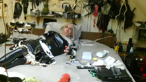 Snapshot of smokeslut365 chatting on February 2026 05:12:02 AM smokeslut365 online show from February 2026 05:12:02 AM