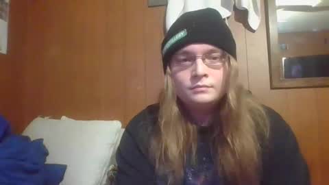 Snapshot of smolluwu chatting on December 2025 02:27:01 AM UwU online show from December 2025 02:27:01 AM