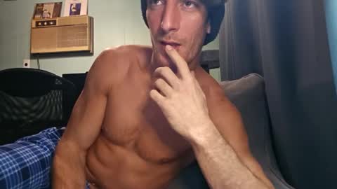 Snapshot of snackyyyy chatting on March 2026 03:19:01 AM Snackyyyy online show from March 2026 03:19:01 AM