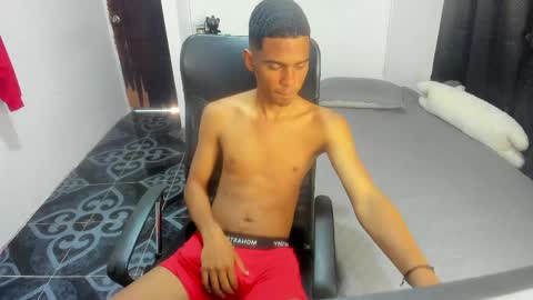 Snapshot of snak_master1 chatting on May 2026 12:11:01 PM snak_master1 online show from May 2026 12:11:01 PM