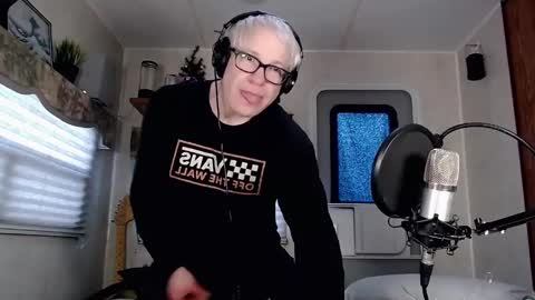 Snapshot of snarfle chatting on March 2025 03:27:01 PM Viiscount Snarfle Von Snarfenberg online show from March 2025 03:27:01 PM