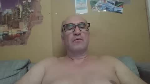 Snapshot of sneakerboy18 chatting on May 2026 01:39:01 PM sneakerboy18 online show from May 2026 01:39:01 PM
