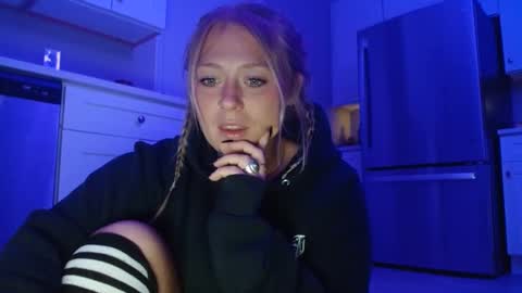 Snapshot of sneakyalicek chatting on October 2025 01:00:02 AM sneakyalicek online show from October 2025 01:00:02 AM