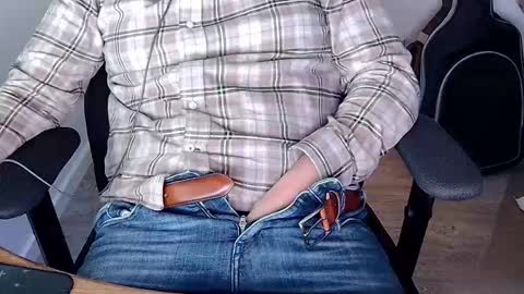 Sneakybill online show from October 2025 09:39:02 PM