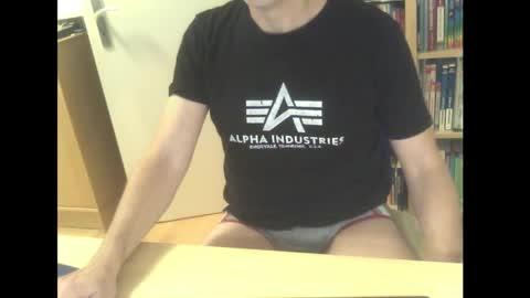 Snapshot of sneaxfreund chatting on December 2024 11:51:01 PM sneaxfreund online show from December 2024 11:51:01 PM