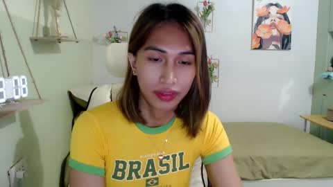 snow_2000 online show from December 2024 12:01:02 PM