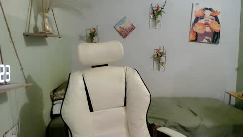 snow_2000 online show from October 2025 11:59:02 PM