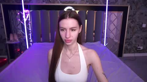 snow_whiteeex online show from April 2026 06:27:01 AM