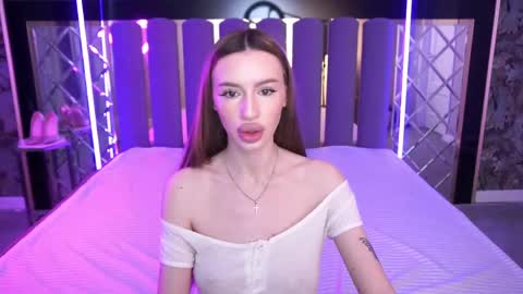 Snapshot of snow_whiteeex chatting on May 2026 05:35:02 AM snow_whiteeex online show from May 2026 05:35:02 AM