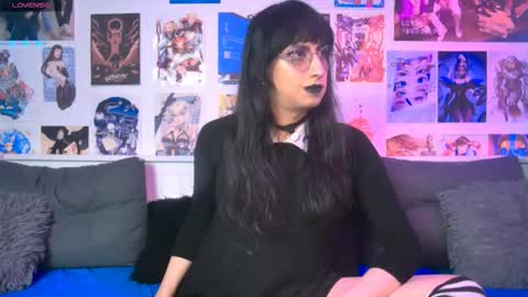 Snapshot of snowblack_ chatting on November 2025 04:53:02 PM Snow and Bubble online show from November 2025 04:53:02 PM