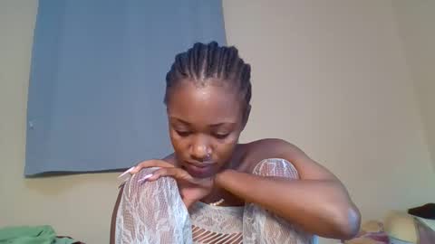 Snowie eyes online show from November 2025 12:43:01 AM