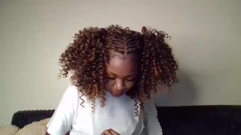 Snapshot of snowie_eyes chatting on June 2026 04:02:01 PM Snowie eyes online show from June 2026 04:02:01 PM