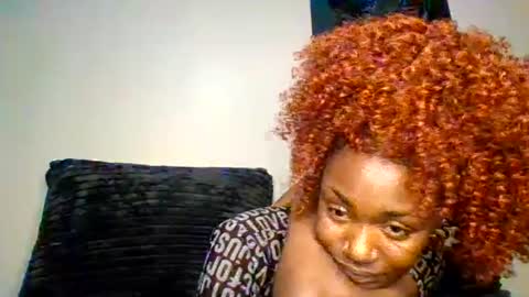Snapshot of snowie_eyes chatting on June 2026 08:41:02 PM Snowie eyes online show from June 2026 08:41:02 PM