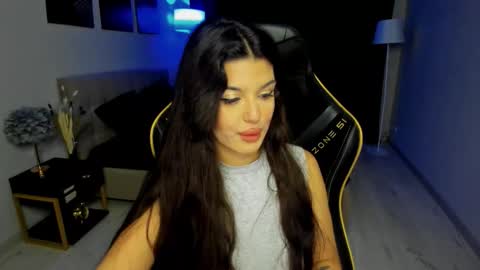 Snapshot of snowingwinter chatting on December 2025 11:41:02 AM snowingwinter online show from December 2025 11:41:02 AM