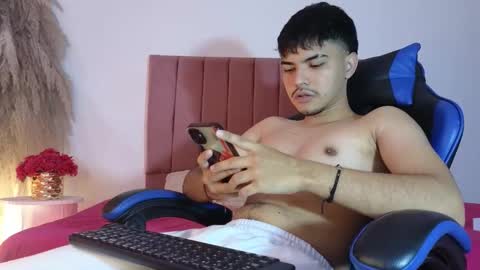 Snapshot of snowlann chatting on October 2025 05:41:02 PM Snow online show from October 2025 05:41:02 PM