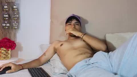 Snapshot of snowlann chatting on November 2025 01:10:02 PM Snow online show from November 2025 01:10:02 PM