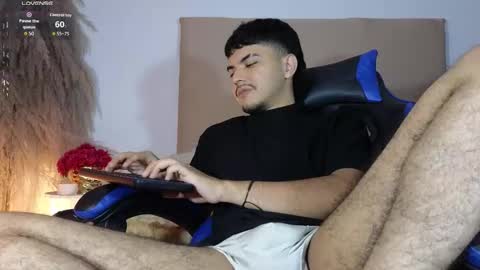 Snapshot of snowlann chatting on November 2025 12:31:02 AM Snow online show from November 2025 12:31:02 AM