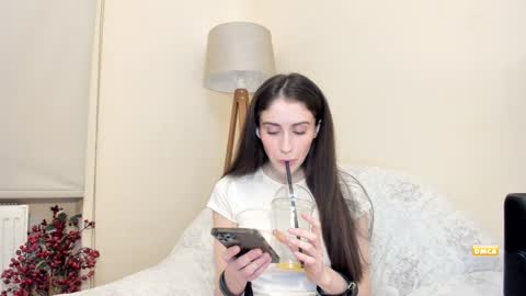 Snapshot of snowww_white chatting on January 2025 09:05:01 PM Ann online show from January 2025 09:05:01 PM