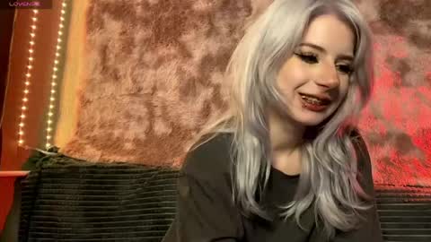 Snapshot of snowy_alice chatting on May 2026 05:52:02 PM snowy_alice online show from May 2026 05:52:02 PM