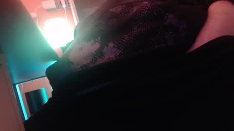 Snapshot of socksaddicted chatting on December 2024 05:02:01 PM Tom online show from December 2024 05:02:01 PM