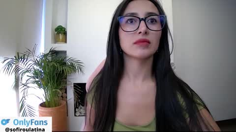soffi_rousel_ online show from November 2025 07:03:01 PM