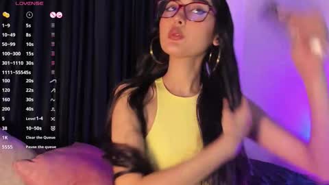 Danna online show from October 2025 11:40:01 AM