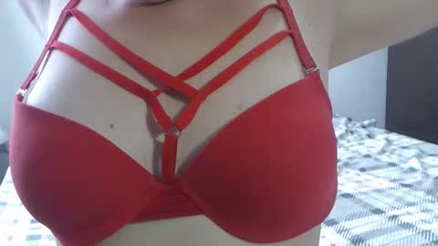 Snapshot of sofi995971 chatting on April 2026 04:10:02 PM Sofa Castellanos online show from April 2026 04:10:02 PM