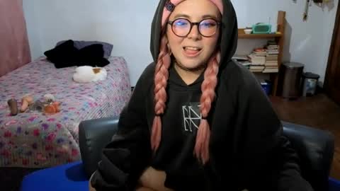 Sofi Lynch online show from July 2026 07:33:01 AM