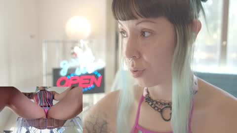 Sofi Mora online show from January 2025 03:57:02 PM