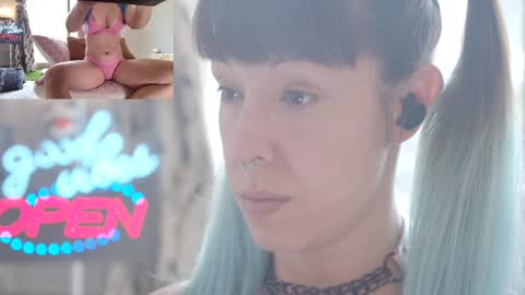 Sofi Mora online show from September 2025 02:00:01 PM